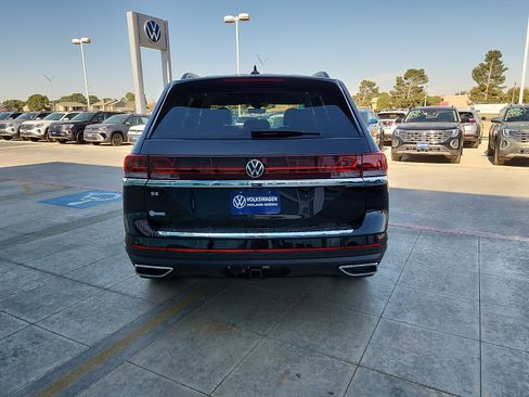 New 2026 Volkswagen Atlas SE image 6
