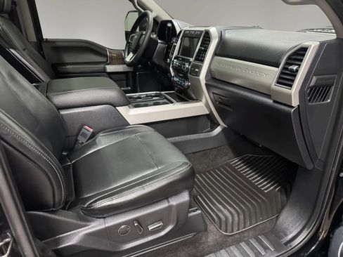 Used 2018 Ford F250 Lariat w/ Lariat Ultimate Package AWD/4WD image 15