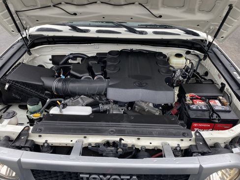 Used 2012 Toyota FJ Cruiser 4WD w/ Convenience Pkg image 23