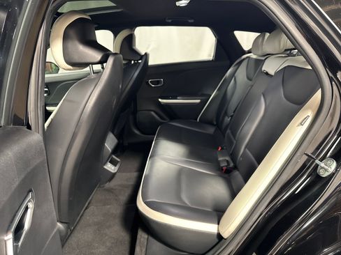 Used 2025 Kia K4 GT-Line w/ GT-Line Premium Package FWD image 5
