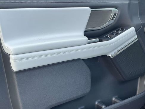 New 2025 Ford Expedition Platinum w/ Driver's Package image 11