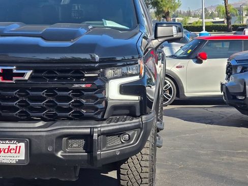 Used 2024 Chevrolet Silverado 1500 ZR2 w/ ZR2 Bison Edition AWD/4WD image 3