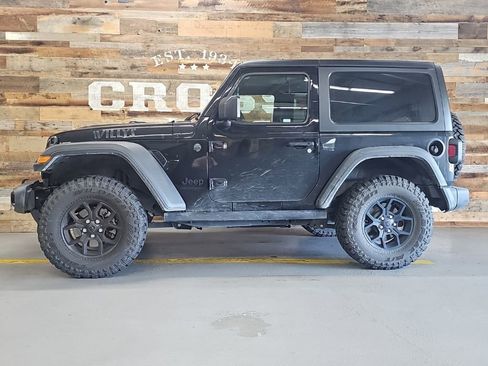 Used 2025 Jeep Wrangler Sport AWD/4WD image 16