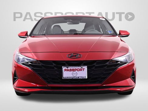 Used 2023 Hyundai Elantra SEL w/ Cargo Package FWD image 2