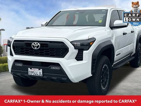 Used 2025 Toyota Tacoma TRD Off-Road AWD/4WD image 2
