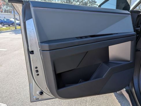 Used 2024 Tesla Cybertruck AWD Crew Cab image 12