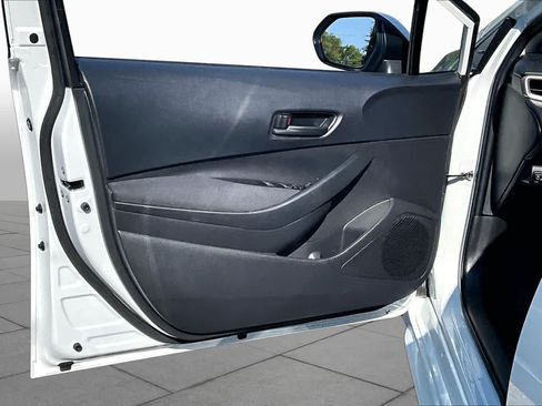 Certified 2025 Toyota Corolla LE FWD image 21
