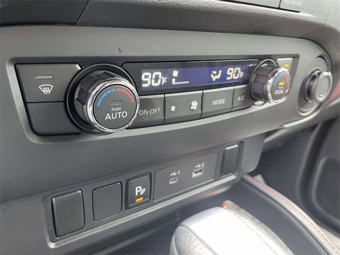 Used 2023 Nissan Frontier Pro-X w/ Technology Package image 24