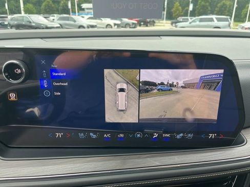 New 2026 Chevrolet Suburban Premier image 30