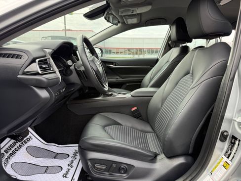 Used 2024 Toyota Camry SE image 22