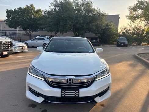 Used 2017 Honda Accord EX-L image 2