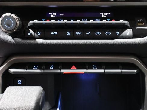 Used 2024 Toyota Tundra Limited image 29