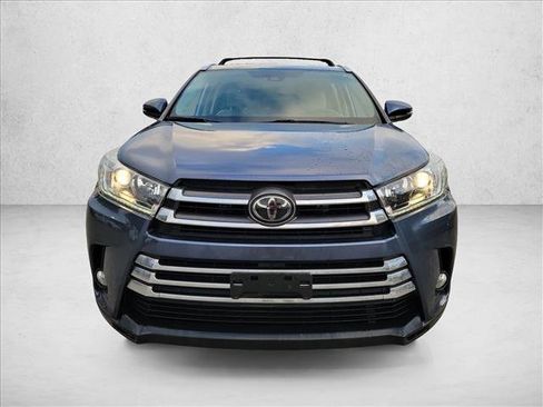 Used 2018 Toyota Highlander Limited image 2