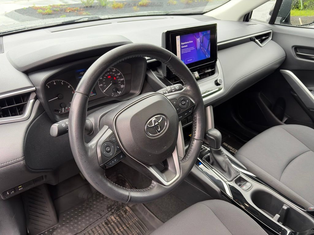Used 2023 Toyota Corolla Cross LE w/ Moonroof Package AWD/4WD image 10
