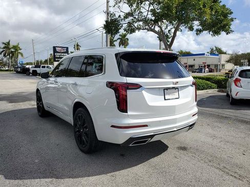 Certified 2023 Cadillac XT6 Premium Luxury image 22
