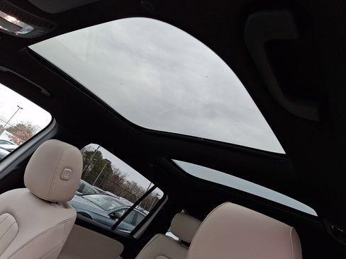 New 2026 Mercedes-Benz GLB 250 4MATIC image 9