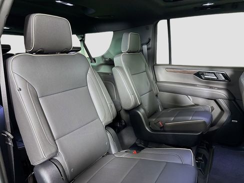 New 2025 Chevrolet Suburban Premier image 29