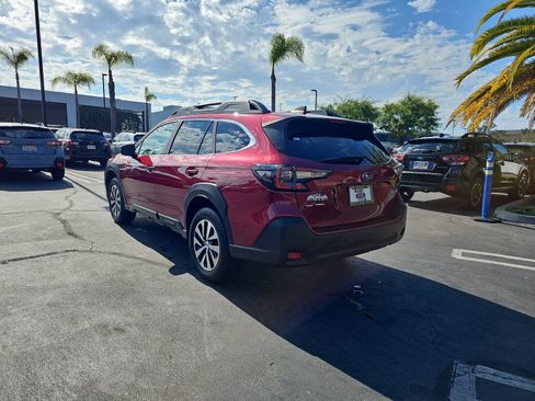 Used 2023 Subaru Outback Premium AWD/4WD image 5