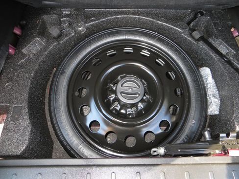 Used 2017 Chevrolet Equinox LT w/ Convenience Package image 29