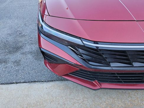 Used 2025 Hyundai Elantra SEL image 11