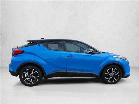 Used 2019 Toyota C-HR XLE FWD image 4