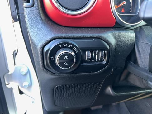 Used 2021 Jeep Gladiator Rubicon image 16