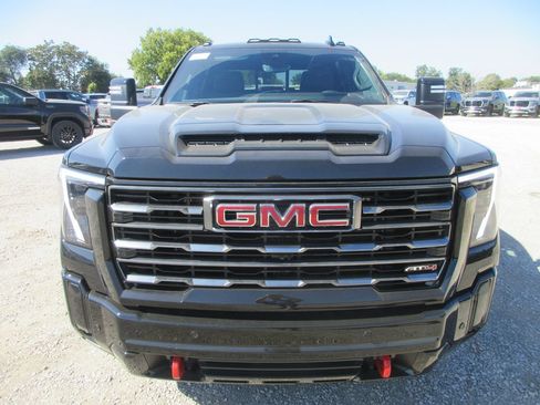 New 2026 GMC Sierra 2500 AT4 w/ AT4 Premium Plus Package AWD/4WD image 12
