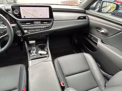 Used 2024 Lexus ES 300h w/ Premium Package FWD image 11