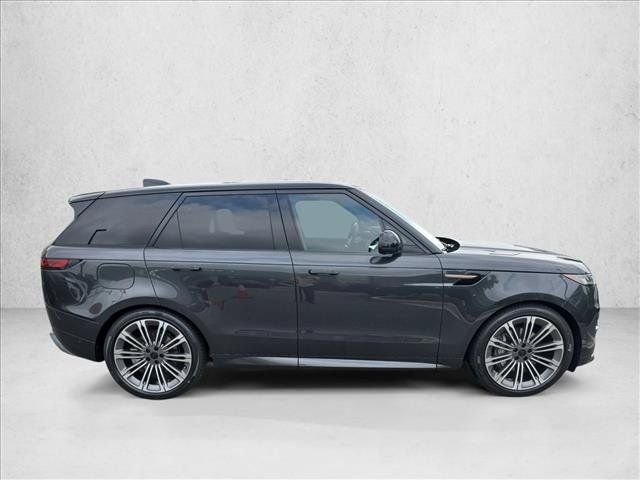 New 2026 Land Rover Range Rover Sport Dynamic SE AWD/4WD image 4