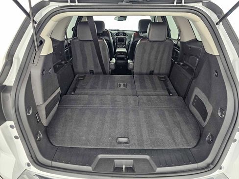 Used 2017 Buick Enclave Premium image 16