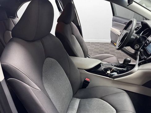 Used 2019 Toyota Camry LE w/ Carpet Mat Package image 55