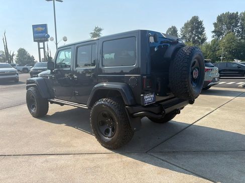 Used 2016 Jeep Wrangler Unlimited Rubicon AWD/4WD image 3