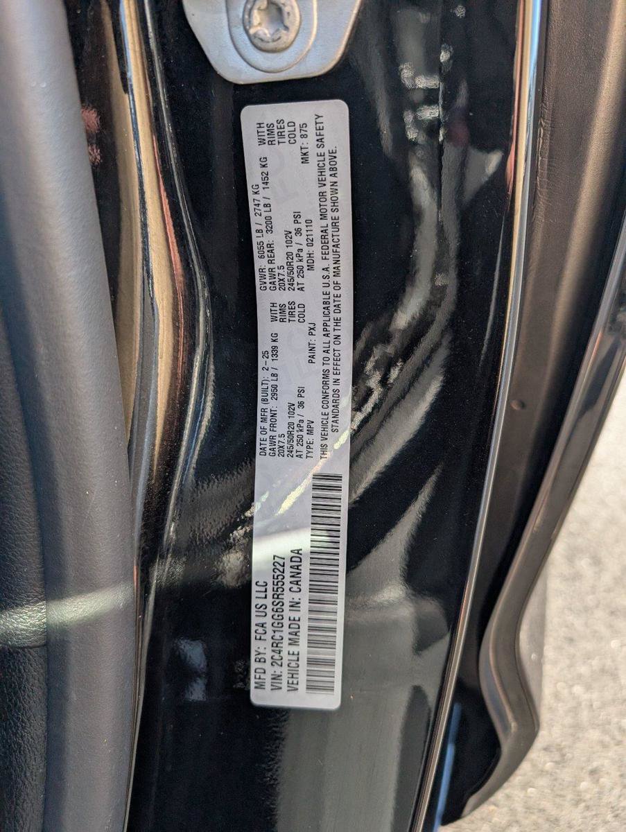 Used 2025 Chrysler Pacifica Limited FWD image 13