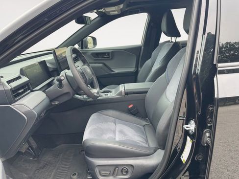 Used 2026 Toyota RAV4 XSE AWD/4WD image 9