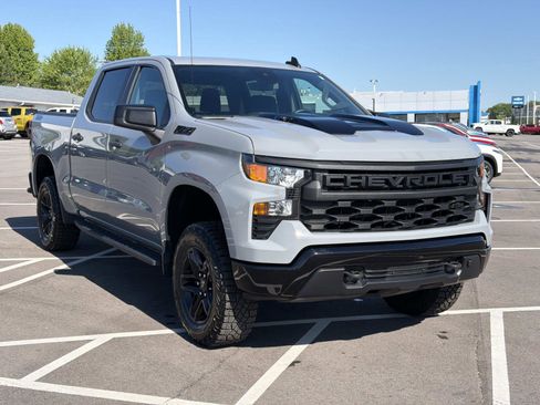Certified 2024 Chevrolet Silverado 1500 Custom Trail Boss AWD/4WD image 1