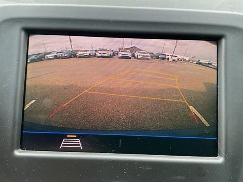 Used 2020 Chevrolet Equinox LT image 2