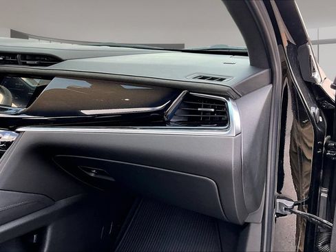 Certified 2025 Cadillac XT6 Premium Luxury w/ Platinum Package AWD/4WD image 16