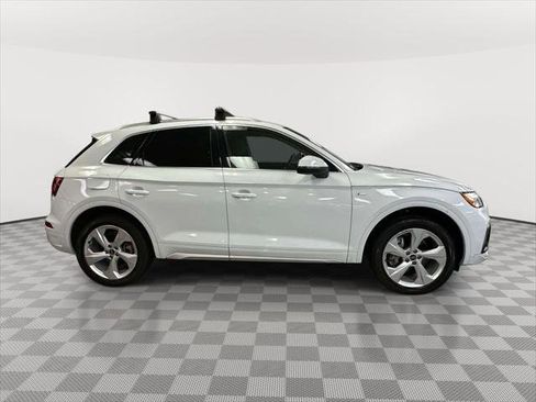 Used 2023 Audi Q5 2.0T Premium Plus w/ Premium Plus Package AWD/4WD image 2