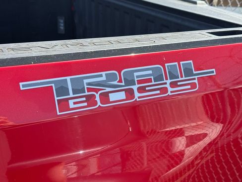 Used 2019 Chevrolet Silverado 1500 LT Trail Boss AWD/4WD image 5