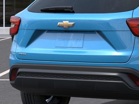 New 2026 Chevrolet Trax LS w/ LS Convenience Package FWD image 38