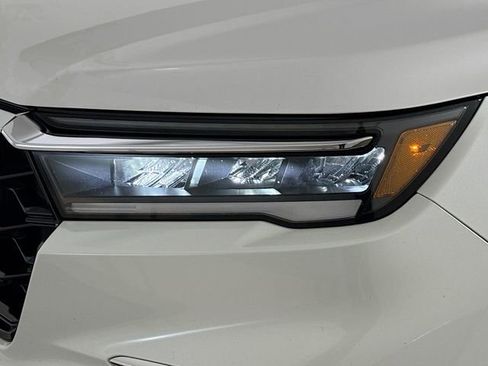 Used 2024 Honda Pilot Touring image 19