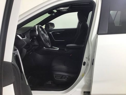 Used 2023 Toyota RAV4 SE w/ Weather & Moonroof Package image 9