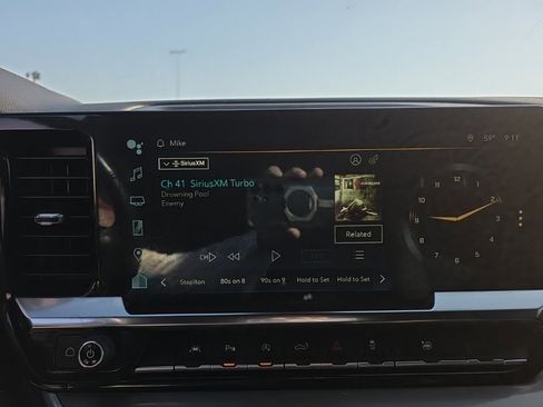 Used 2022 Chevrolet Silverado 1500 High Country image 23