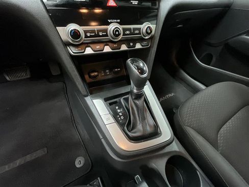 Used 2020 Hyundai Elantra SE w/ Cargo Package (C1) image 15
