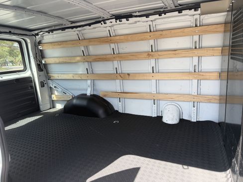 Used 2025 Chevrolet Express 2500 w/ Driver Convenience Package RWD image 9