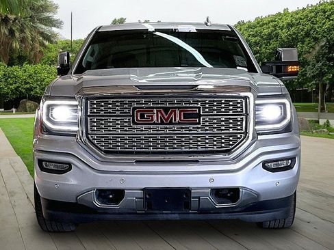 Used 2017 GMC Sierra 1500 Denali RWD image 2