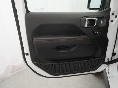 Used 2026 Jeep Wrangler Unlimited Rubicon image 41