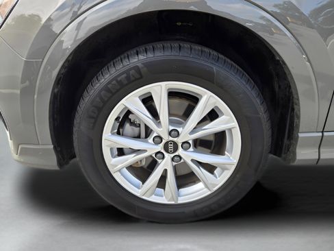 Used 2024 Audi Q3 2.0T Premium image 31