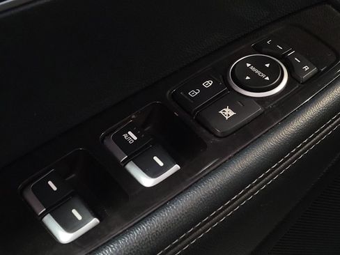 Used 2018 Kia Sorento FWD image 27