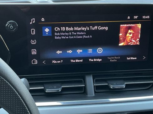 Used 2025 Chevrolet Trax LT image 29